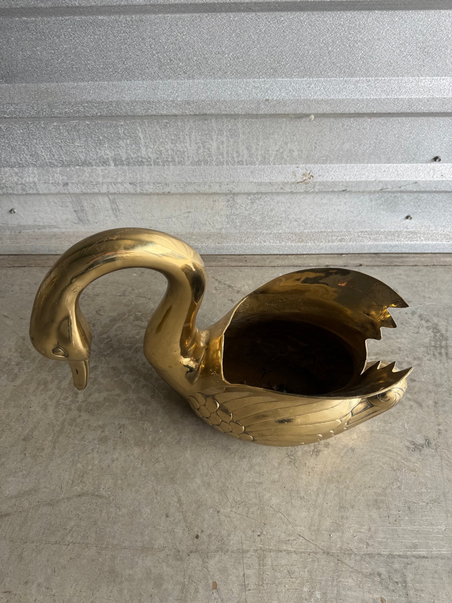 Hollywood regency 60s brass swan planter