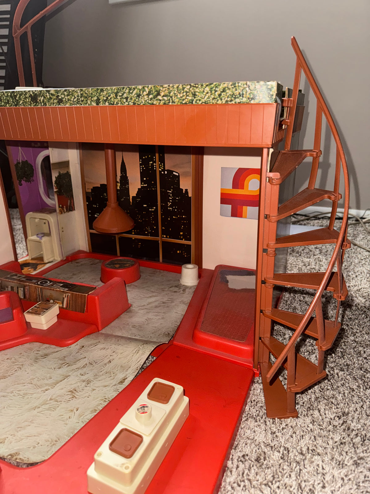 Tuesday Taylor 1970s Penthouse Dollhouse Decor Set